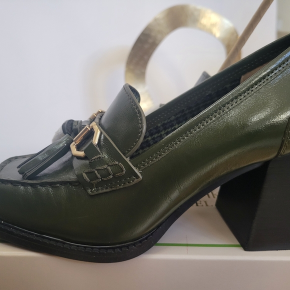 Antonio Melani Women's Green Loafers. New with the Box.Size 7.5. - Picture 7 of 8